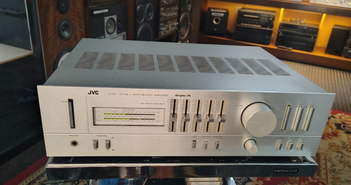 jvc-ax2